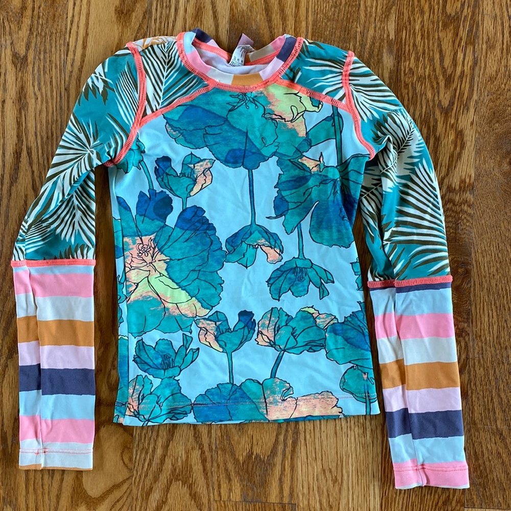 Maaji rash guard sz 6, euc